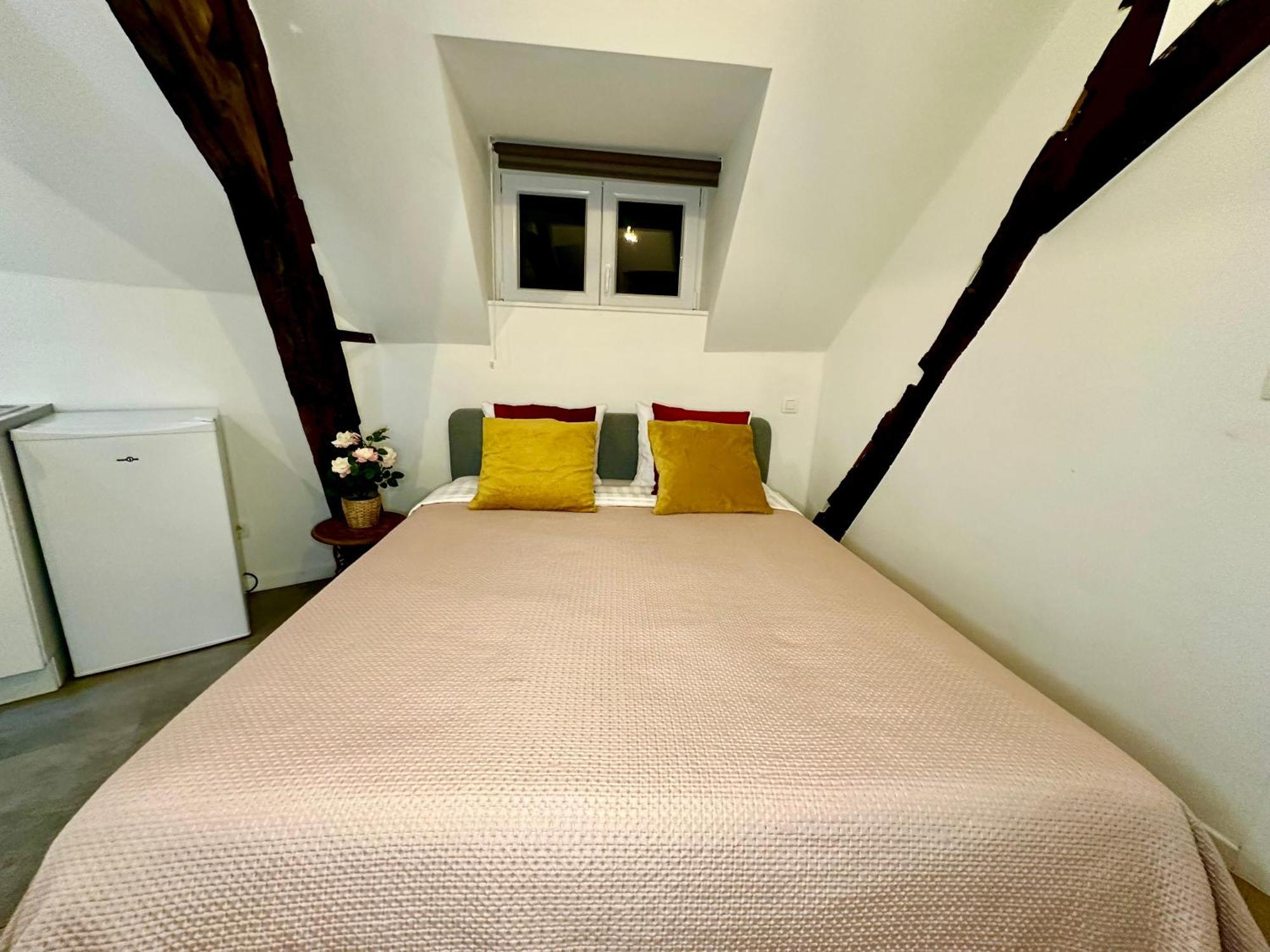 Luxury Suites Mons By Rikas Hotels Exterior foto