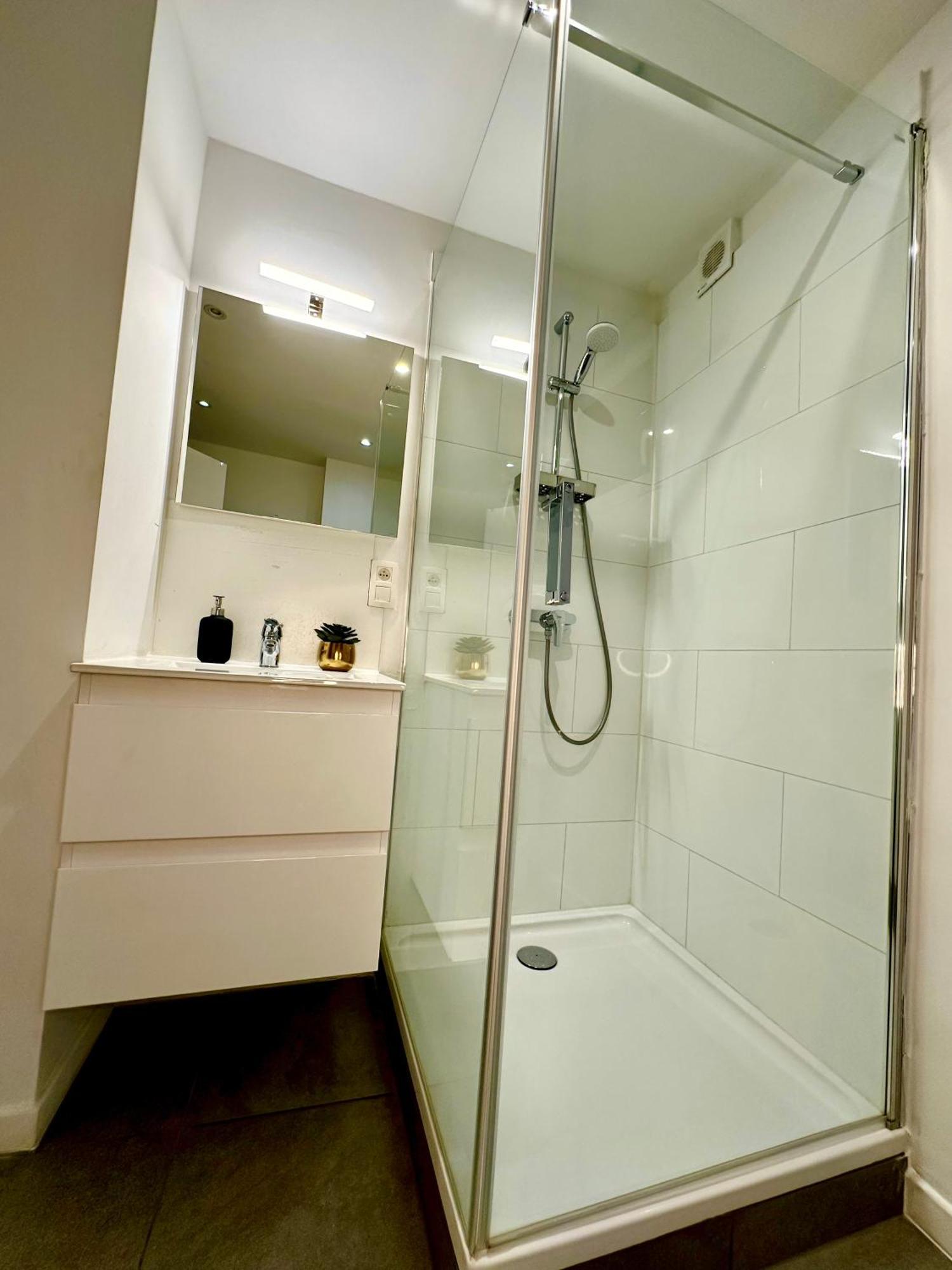 Luxury Suites Mons By Rikas Hotels Exterior foto